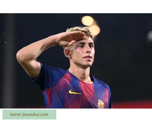 卡萨多精准直塞撕破防线妙传导演致命助攻巴萨新星崛起瞬间惊艳绝