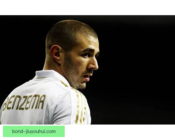 本泽马回归法国队首秀闪耀赛场表现引发关注